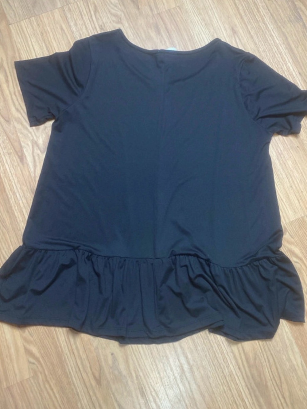 Black Ruffle-Hem Short Sleeve Top large - Picture 5 of 6